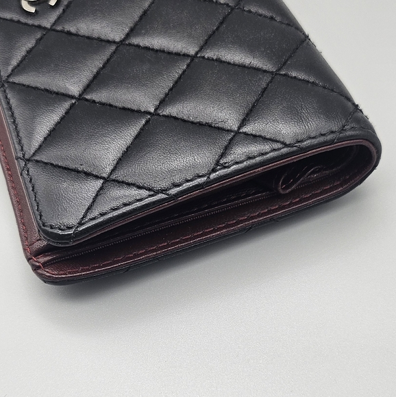 🖤CHANEL Quilted Leather Wallet/Clutch 🖤 - Picture 11 of 16